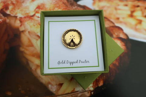 Apple Pie Gold Lapel Pin
