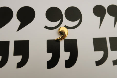 Comma Gold Lapel Pin