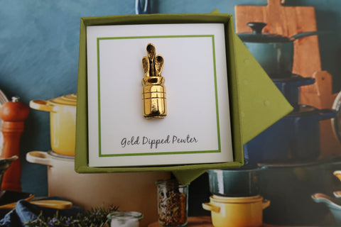 Spoons in Pot Gold Lapel Pin
