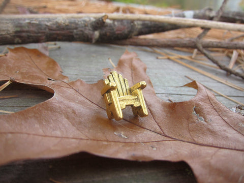Adirondack Chair Gold Lapel Pin