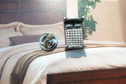 Bed Lapel Pin