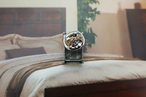 Bed Lapel Pin