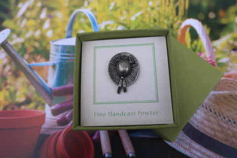 Bonnet Lapel Pin