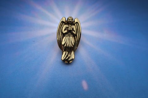 Classic Angel Gold Lapel Pin