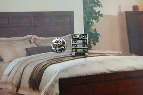Dresser Lapel Pin