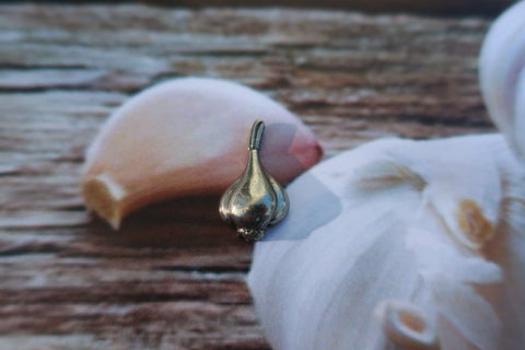 Garlic Lapel Pin
