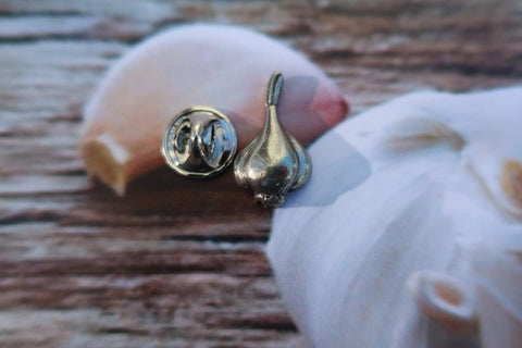 Garlic Lapel Pin