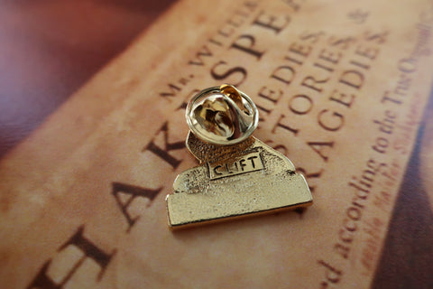 Shakespeare Gold Lapel Pin