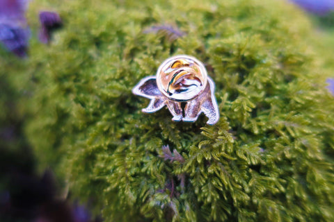 Bear Gold Lapel Pin