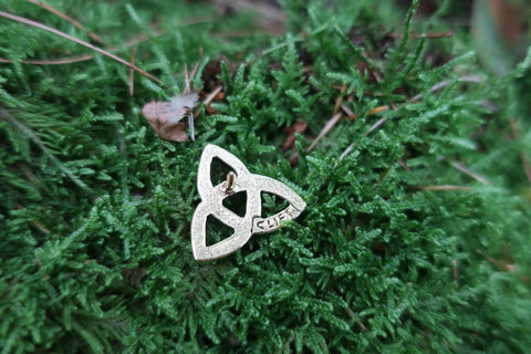 Celtic Knot Gold Lapel Pin