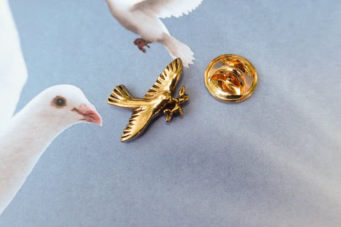 Dove Gold Lapel Pin