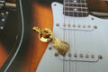 Electric Guitar Gold Lapel Pin