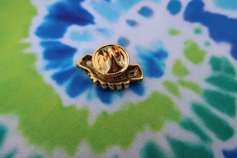 Handshake Gold Lapel Pin