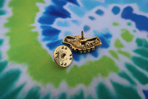 Handshake Gold Lapel Pin