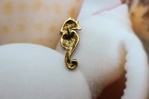 Seahorse Gold Lapel Pin