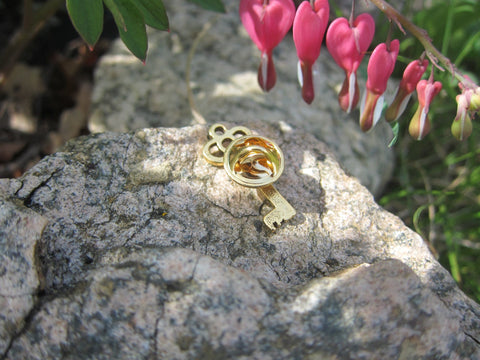 Skeleton Key Gold Lapel Pin