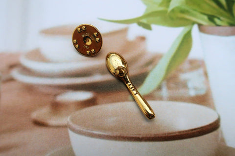 Spoon Gold Lapel Pin