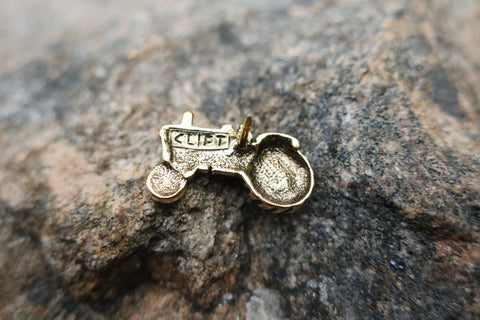 Tractor Gold Lapel Pin