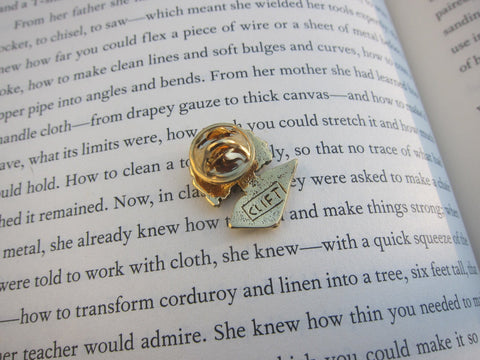 Tree of Learning Gold Lapel Pin
