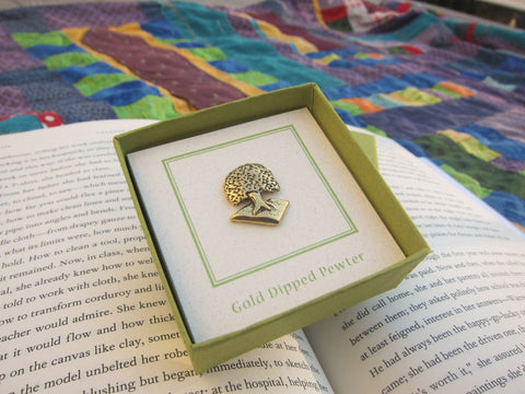 Tree of Learning Gold Lapel Pin