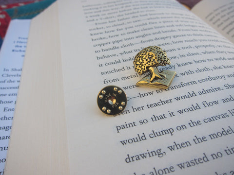 Tree of Learning Gold Lapel Pin
