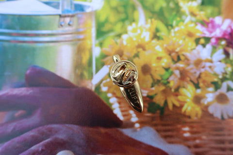 Trowel Gold Lapel Pin