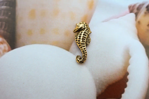 Seahorse Gold Lapel Pin