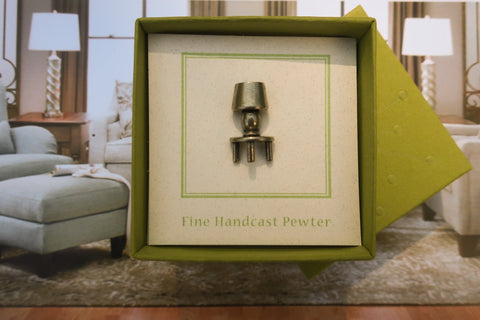 Table lamp Lapel Pin