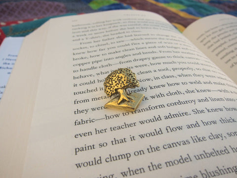 Tree of Learning Gold Lapel Pin