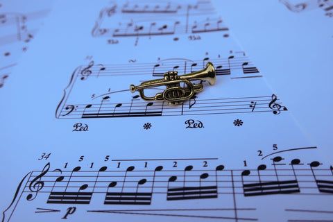 Trumpet Gold Lapel Pin
