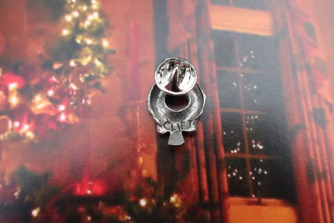 Wreath Lapel Pin