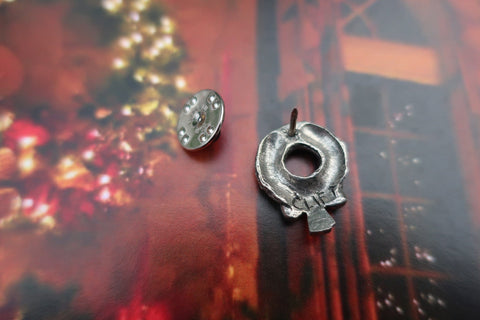 Wreath Lapel Pin