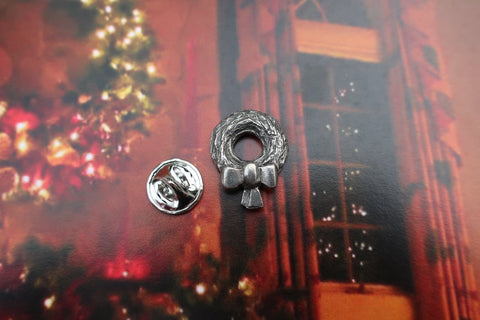 Wreath Lapel Pin